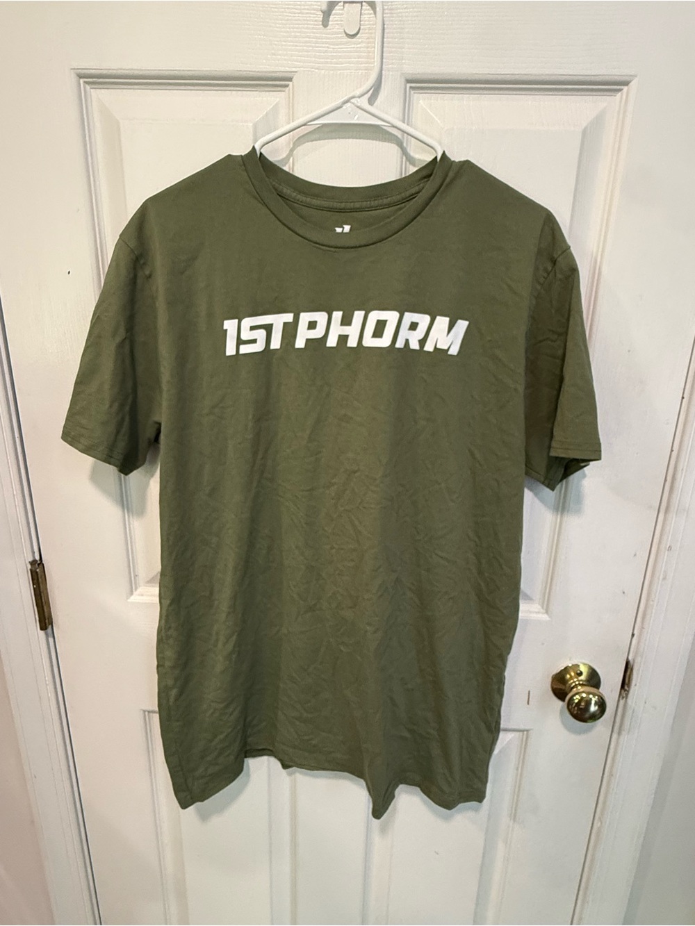 1st Phorm men’s short sleeve logo T-shirt in olive green, size Large.